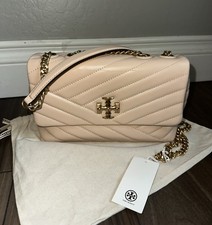 Tory Burch SMALL KIRA CHEVRON CONVERTIBLE SHOULDER BAG - Coy Pink
