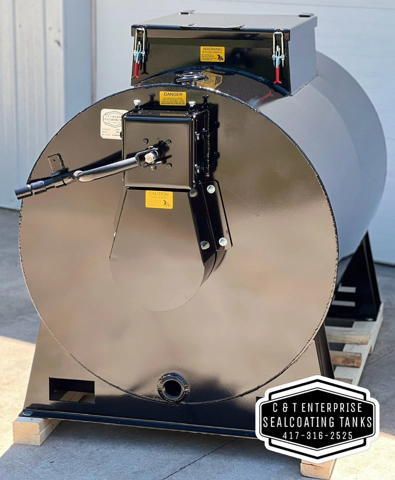 300 gallon sealcoating tank with 36" brush box - Image 2 of 4