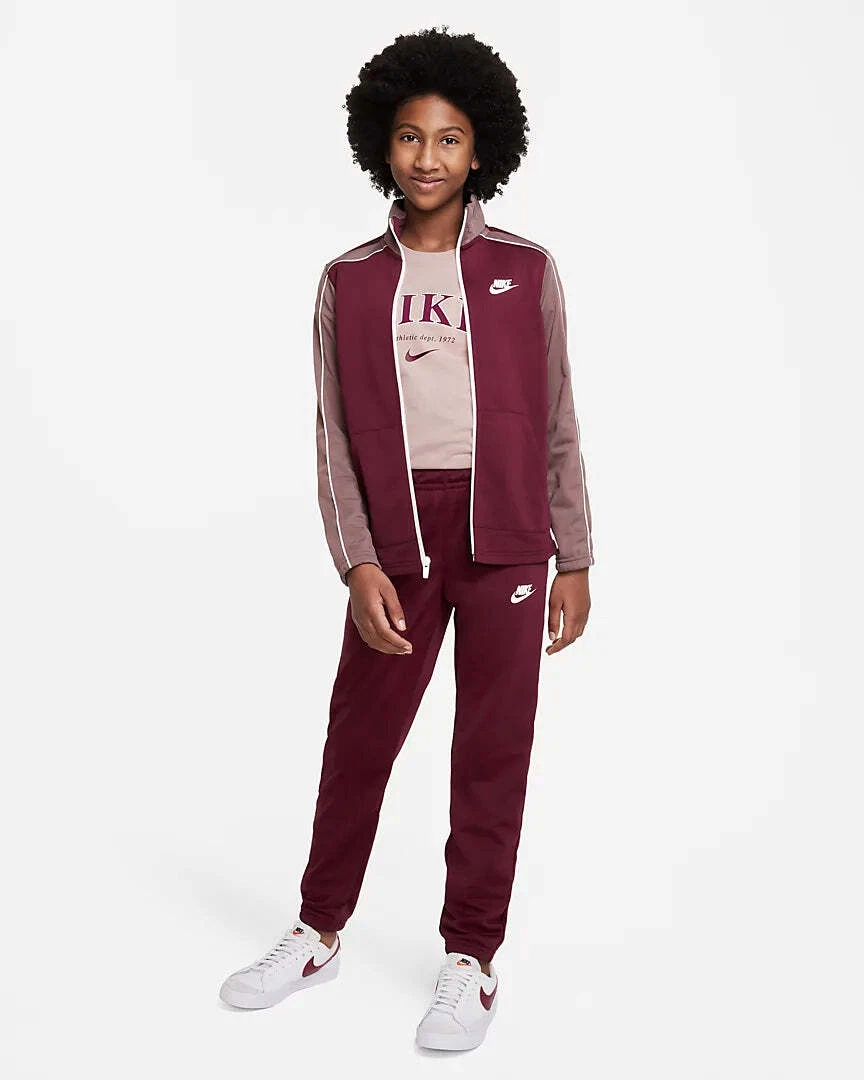 Nike Teens: your home of the latest fashion, inspiration and real