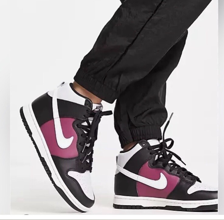 NIKE W DUNK HIGH sneakears-Offers of half off or more
