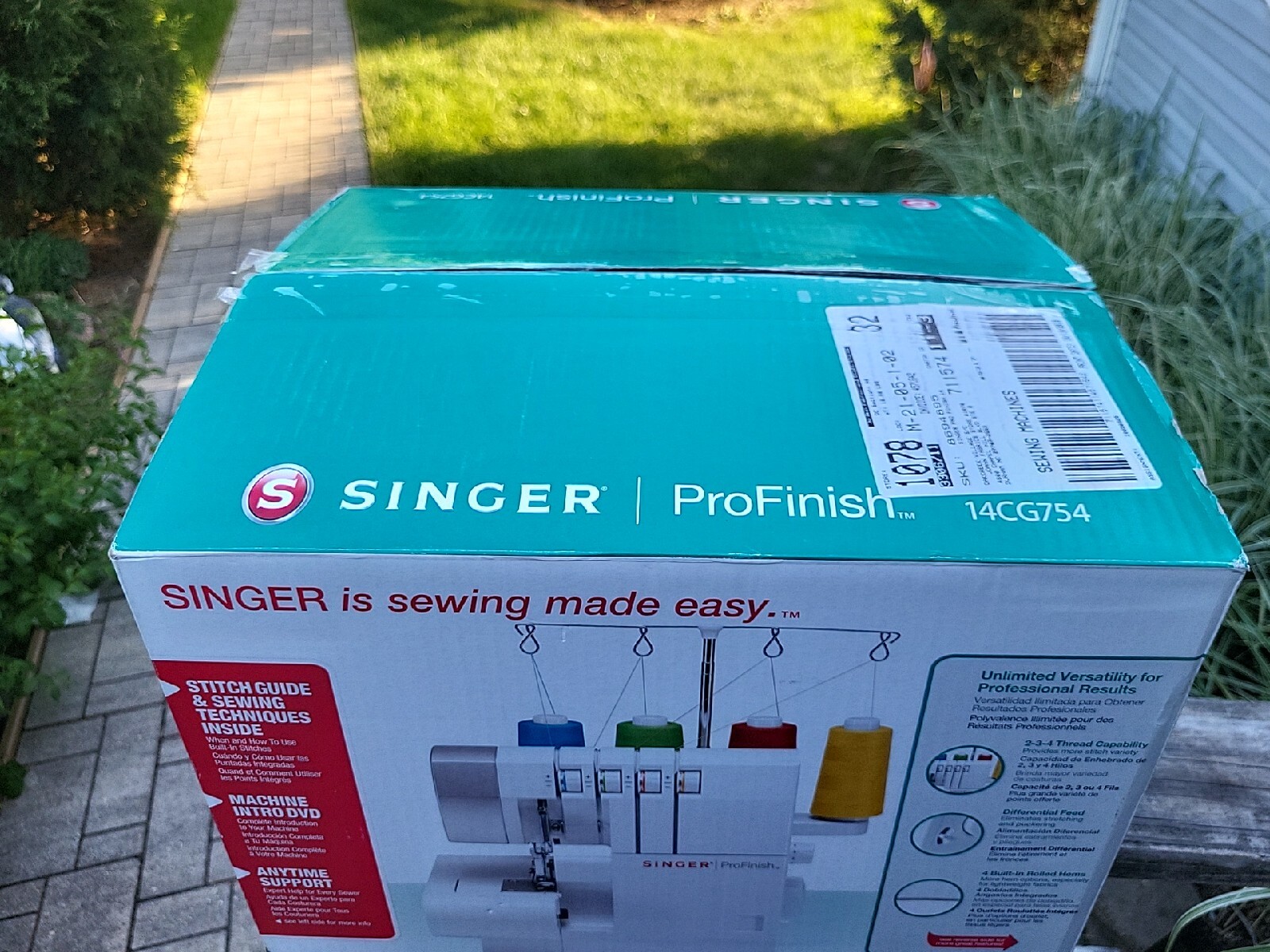 Singer ProFinish Serger Machine 14CG754 White/Silver NEW 666671523967