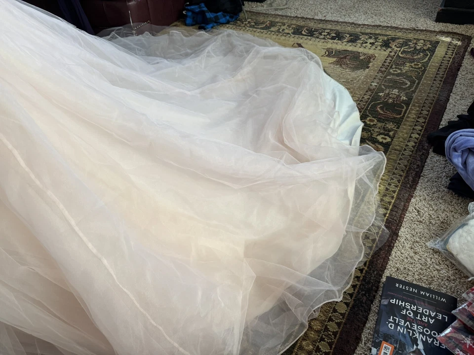 WOW!! Mori Lee by Madeline Gardner Light Pink Wedding Dress 31" waist 35" breast - Image 3 of 4