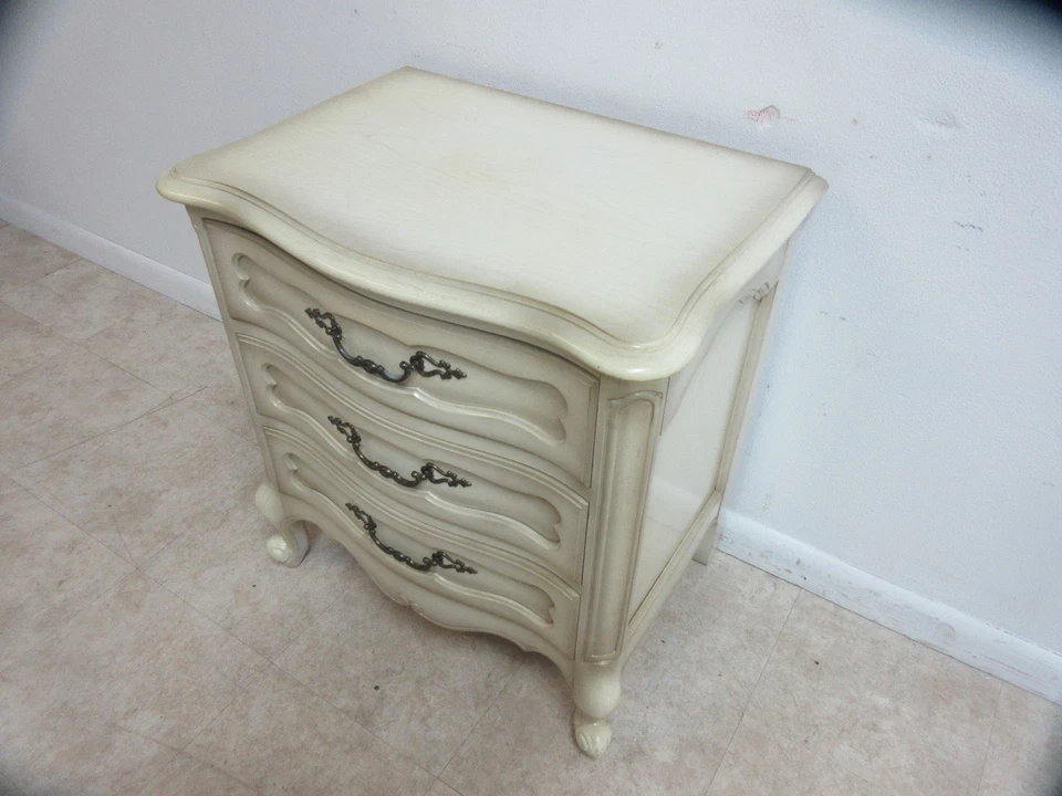 Lámpara pintada tallada provincial francesa vintage mesa auxiliar mesita de noche A Foto 4 de 4