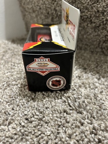 White Rose Collectible 1/50 Zamboni 1996 NHL All-star Game Boston - Picture 3 of 6