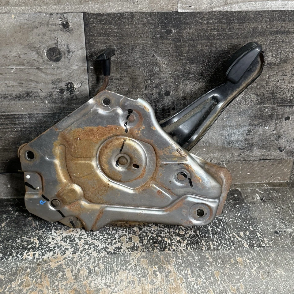 Педаль тормоза в сборе аварийная парковка E 1992-1996 Ford F150 F250 F350 Bronco - Изображение 3 из 4