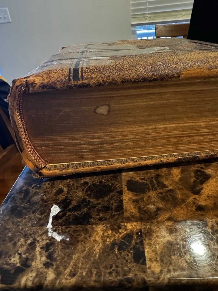 Biblia 208 años Foto 3 de 4