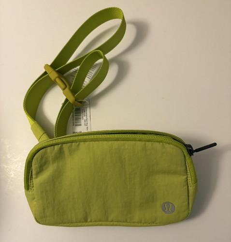Lululemon Everywhere Gürteltasche Mini Ripstop LCHN/TVSG Lime Green Neu mit Etikett