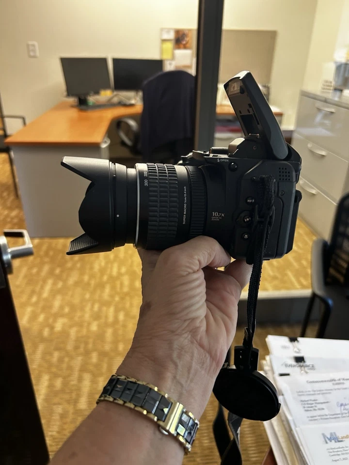 Fujifilm FinePix S9500 10.7x Optical Zoom - Image 4 of 4