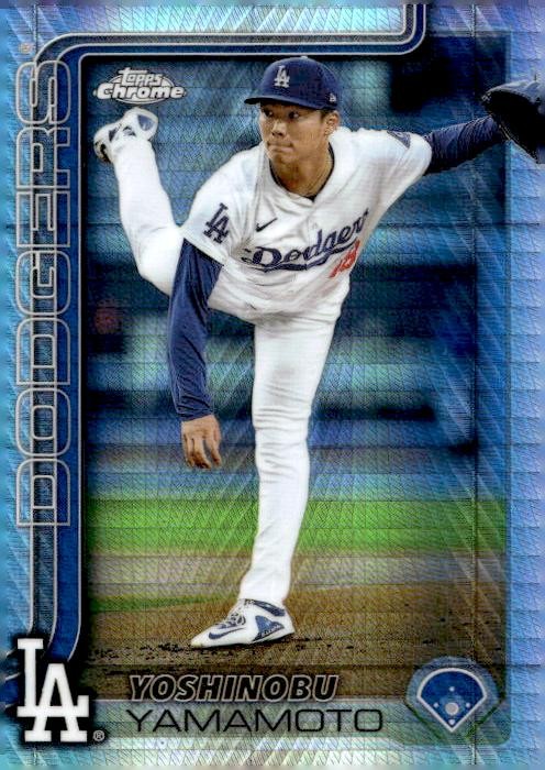 2025 Topps Chrome #179 Yoshinobu Yamamoto Prism Refractor Card