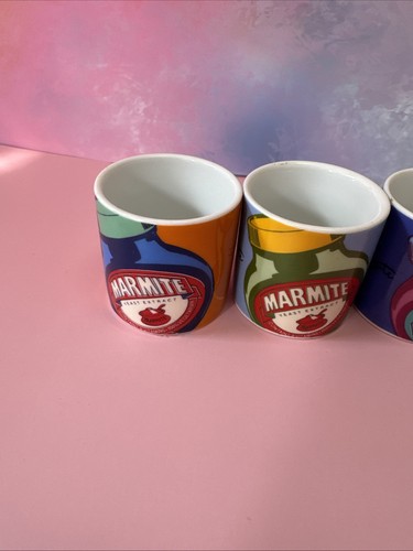 Juego de 4 tazas de huevos de porcelana Marmite POP ART mercancía oficial - Imagen 4 de 10