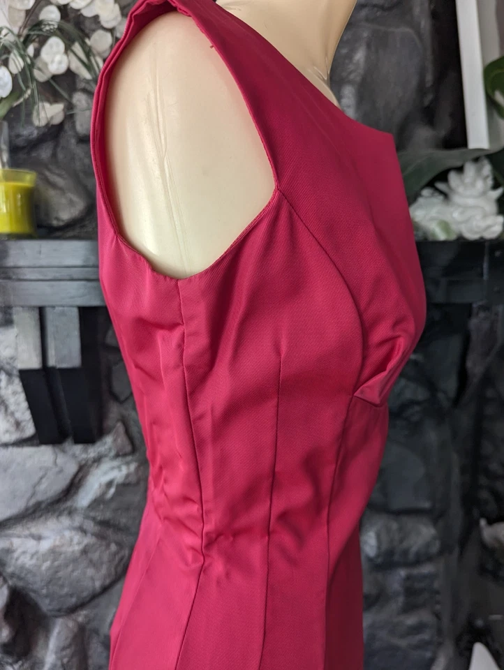Vestido lápiz década de 1960 funda costura debajo del busto rosa intenso de colección talla 9 retrato cuello espalda en V Foto 4 de 4