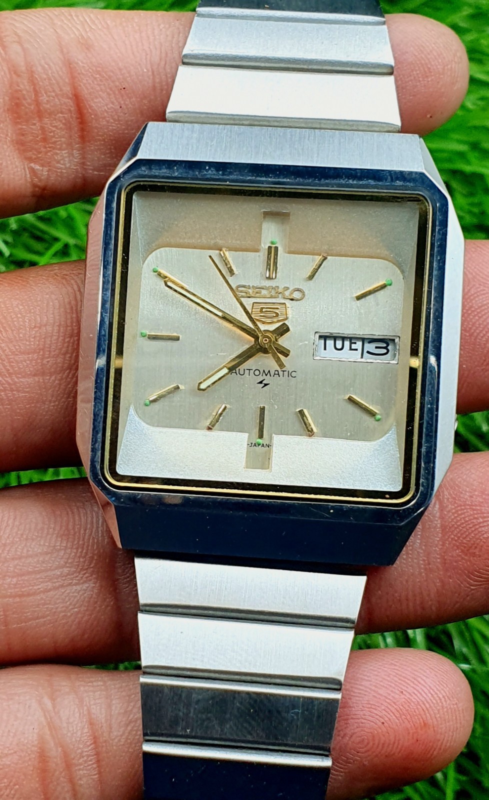 Automatic 5 Of Men Dial Watch Date Japan Jewels 21 Day Seiko Square Made Vintage - VintageWatches.PK Automatic 5 Of Men Dial Watch Date Japan Jewels 21 Day Seiko Square Made Vintage - vintagewatches.pk