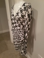 EUC Guess V-neck Wrap Dress Rouched Side Zipper Fitted 3/4 Sleeve Cocktail Party