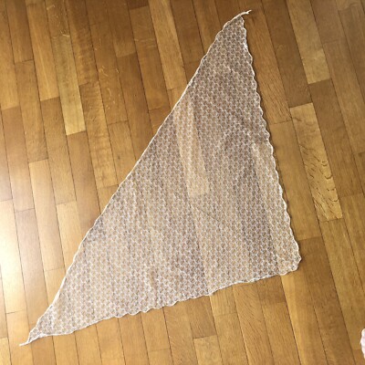 Velo da messa beige triangolare anni '70 100x70 buone condizioni
