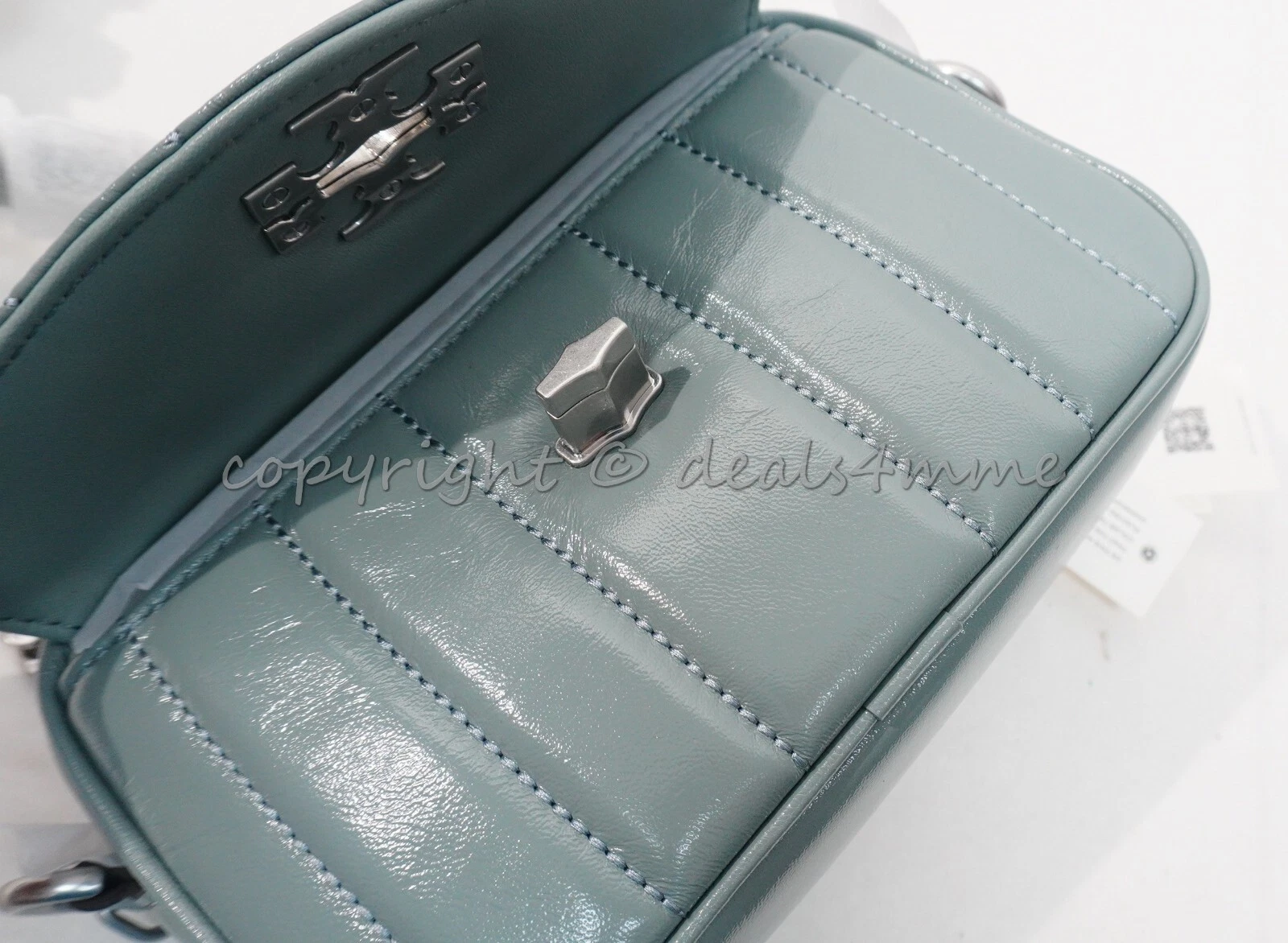 Borsa nuova con etichette Tory Burch 135751 piccola Kira brevetto fotocamera in chiaro artico prezzo al pubblico consigliato $498