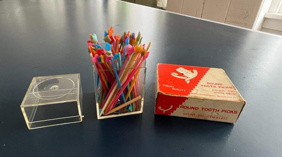 White plastic toothpicks deals