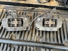 Damaged 14 - 19 Maserati Ghibli S Rear Left Right Brake Caliper Set Brembo Oem Damaged 14 - 19 Maserati Ghibli S Rear Left Right Brake Caliper Set Brembo Oem