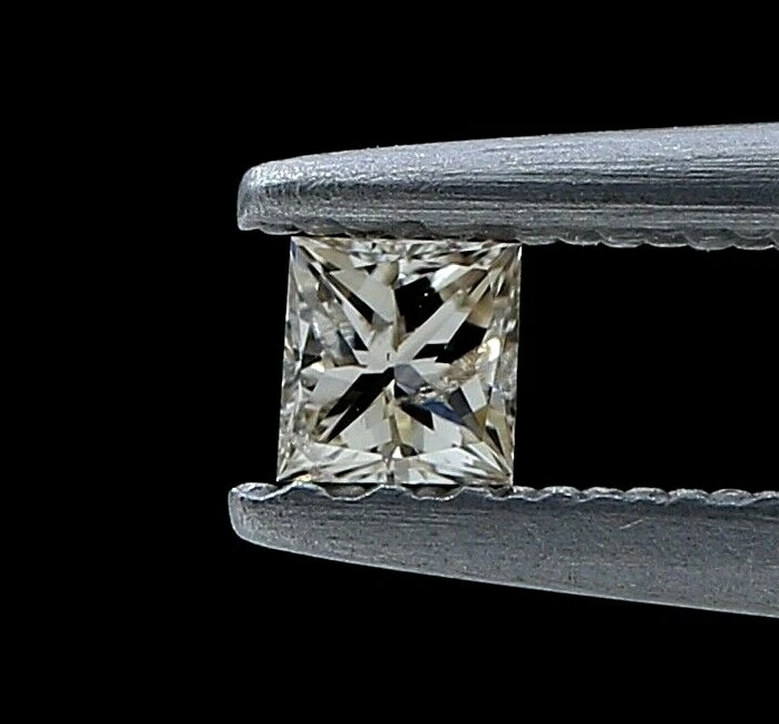 Real Natural Diamond 0.085ct Intense Yellow Sparkling Princess Brilliant Cut Gif - Image 2 of 4