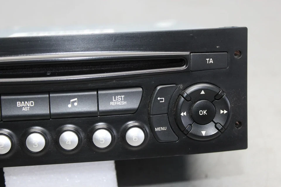 Car radio radio CD player 98041625XT Peugeot 3008 I 0U manufactured 13 - Image 3 of 4