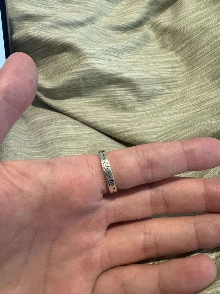 Anillo Gucci, fantasma, plata de ley de 4 mm, talla 9 Foto 2 de 4