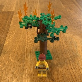 LEGO City - 4X4 Fire Truck #4208 (2012) 243 Pieces COMPLETE No Box