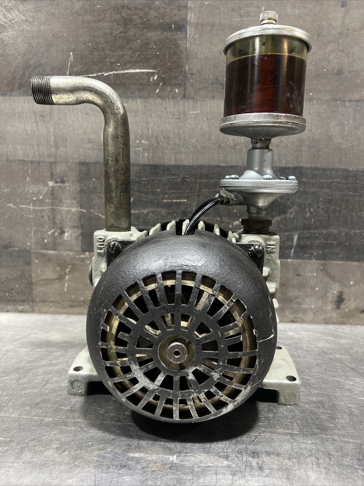 Gast 2565V2A Vacuum Pump Used Surplus. Item ID 1 eBay