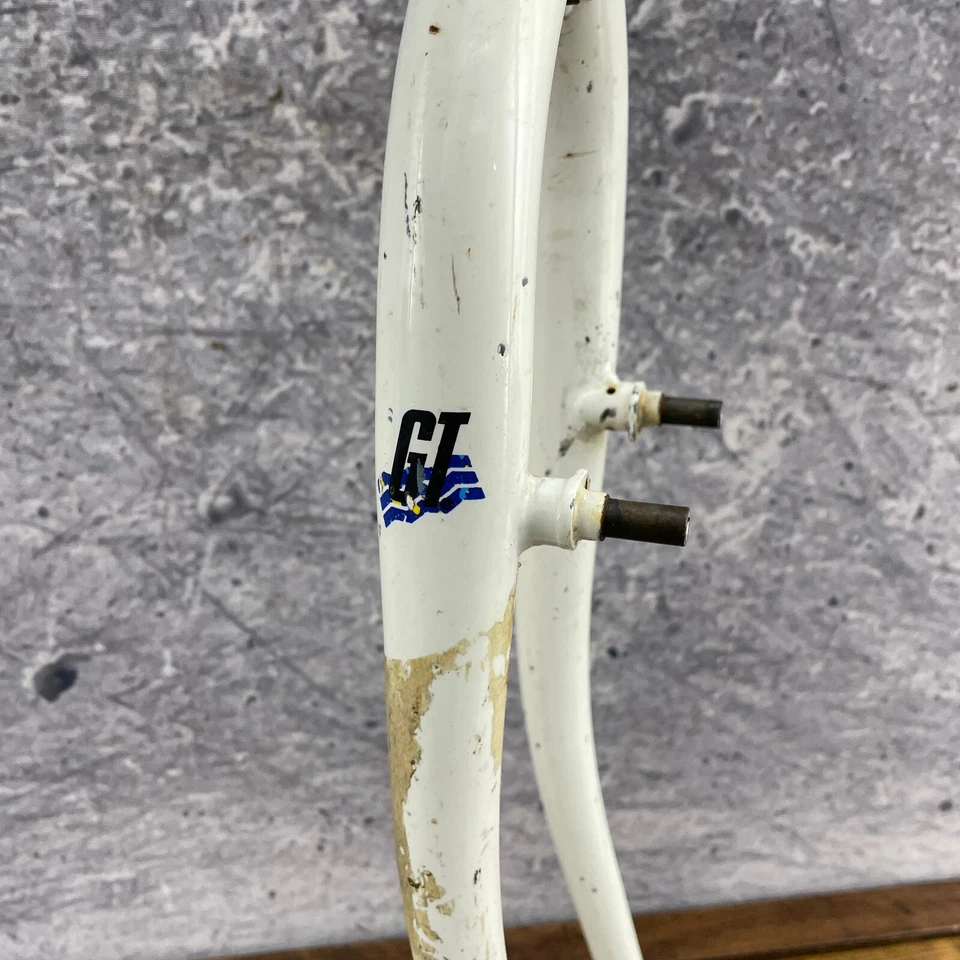 Vintage GT Fork 26 in 1 in Threaded 5 in CRMO 90s Mountain Short White MTB 26" - Image 2 of 4