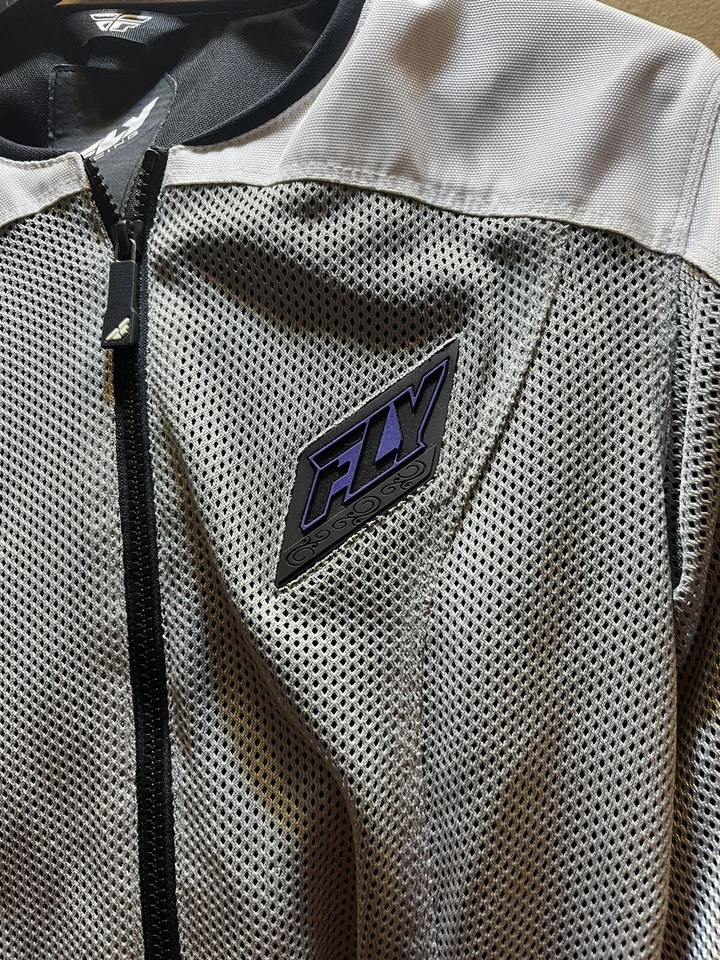 Chaqueta de motocross Fly Racing Flux Air acolchada gris/púrpura para mujer talla L Foto 2 de 4
