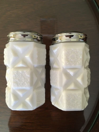 Vintage Westmoreland Old Quilt Milk Glass Chrome Top Salt Pepper Shaker Set