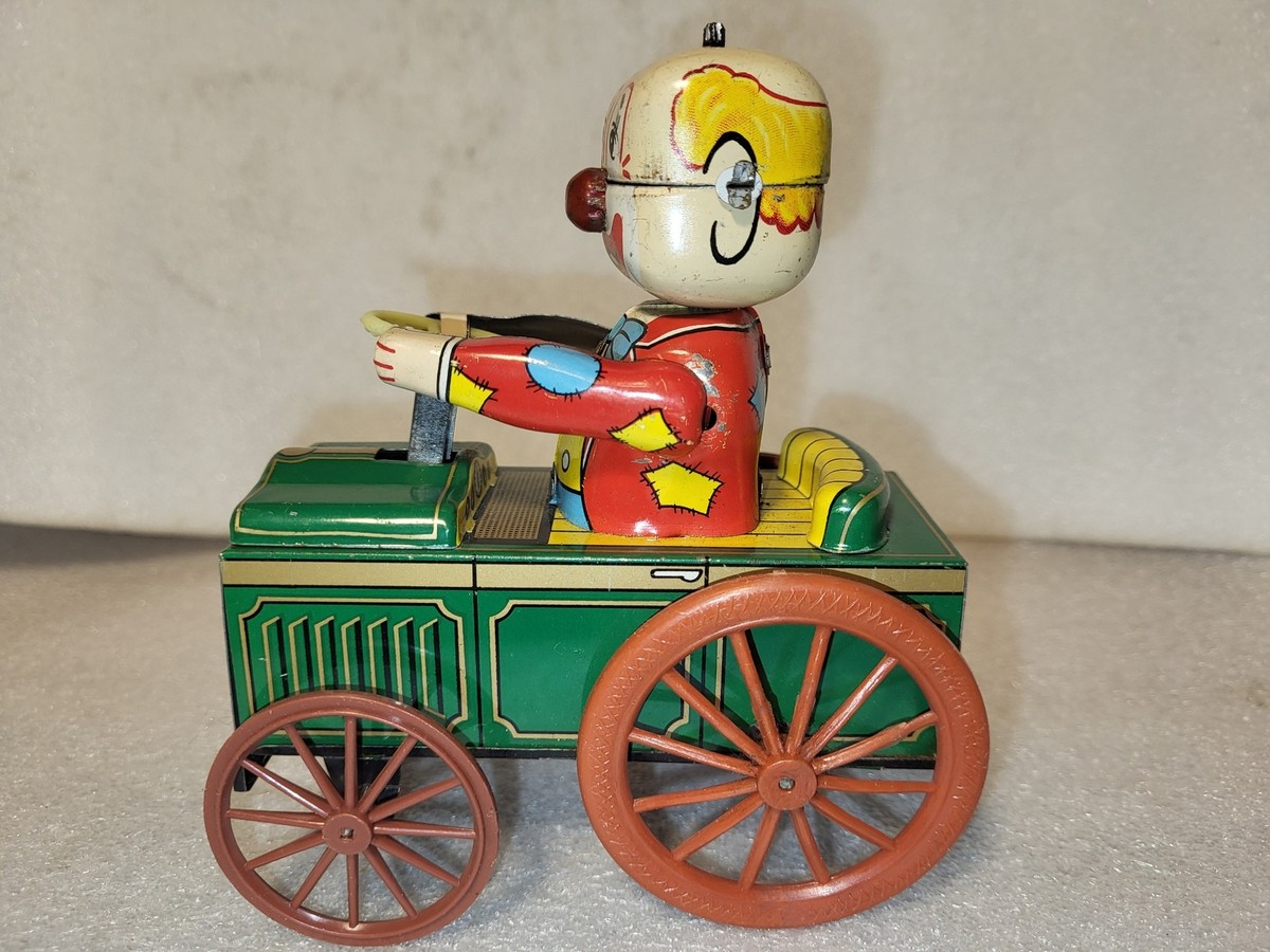 Vintage Yone Japan Tin Friction Clown Car 4 3/8