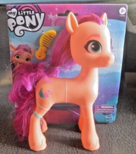 2021 Hasbro My Little Pony  8" Sunny Starscout  Orange Pony, Pink Mane