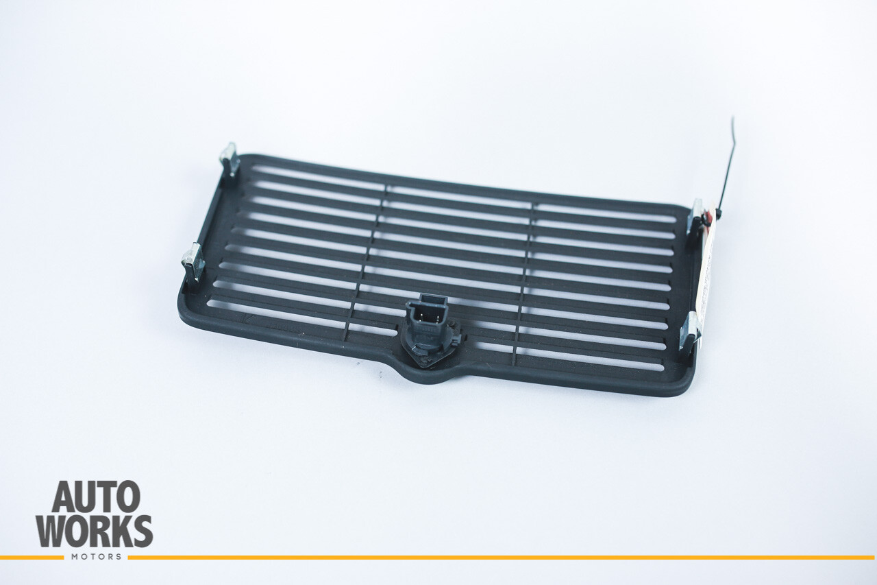 03-12 Maserati Quattroporte M139 Dash Dashboard Vent Grille Cover w/ Sensor OEM