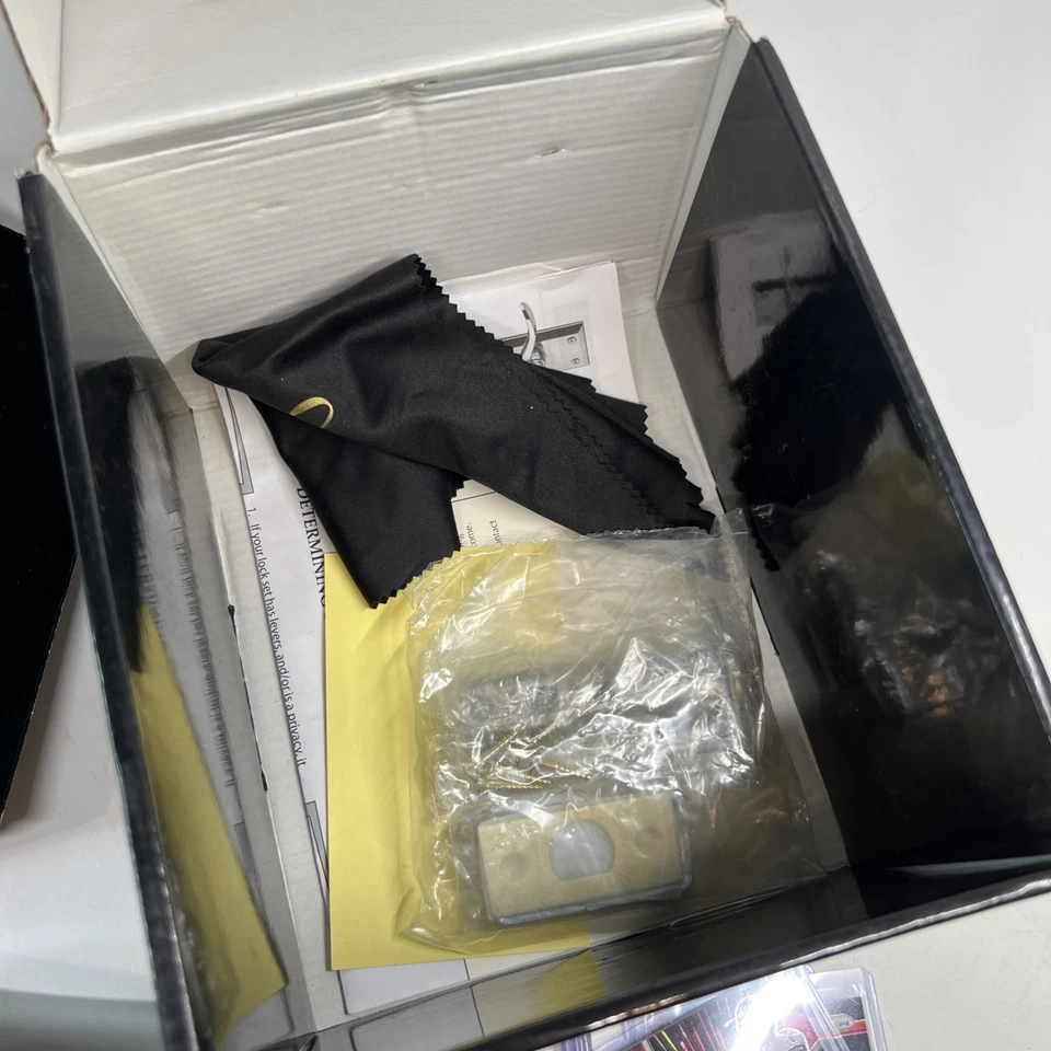 Grandeur Latón Pulido Windsor Placa Hyde Blanco Perilla Puerta Juego Foto 3 de 3