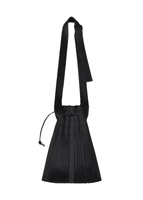ASK availability first) ISSEY MIYAKE PLEATS MESH BAG from ASK availability first) ISSEY MIYAKE PLEATS MESH BAG from