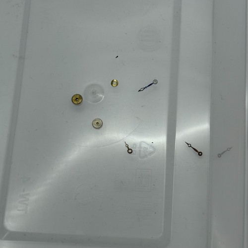 20.2mm Vintage Movado 15 Jewels Manual Wind Watch Movement PARTS REPAIR - Picture 12 of 12