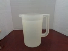 Tupperware Sheer 2 Quart Pitcher Clear  1676