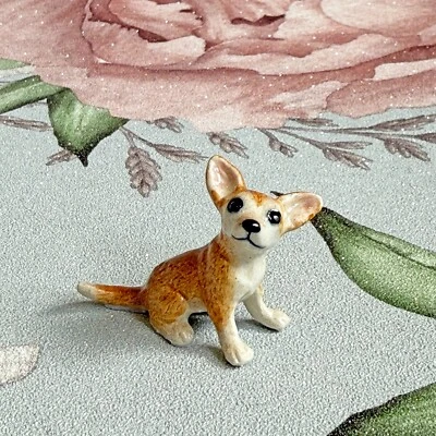 LUCK TRADER Chihuahua Puppy Dog Minifig Mini Figurine Hand Painted Porcelain Ornament