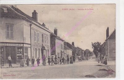 CPA 10220 Piney Avenue De La Gare Commerce Coquelet Animation Edt FAUVEL CA1919