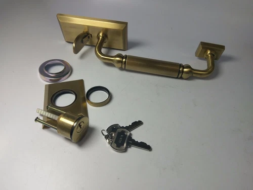 Grandeur Fifth Avenue Exterior Handleset C-Grip Vintage Brass