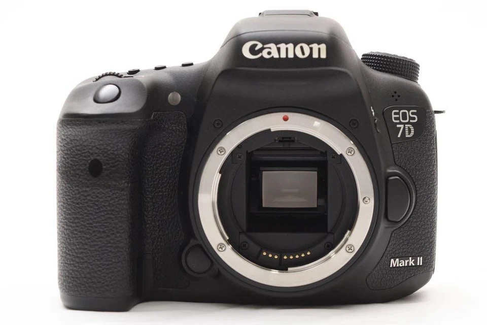 Triple lenses for a great deal SLR camera Canon EOS 7D Mark II In good condition - Image 2 of 4