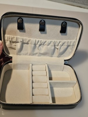 ROYCE New York Black Leather Zippered Travel Jewelry Organizer Case Velvet Linin