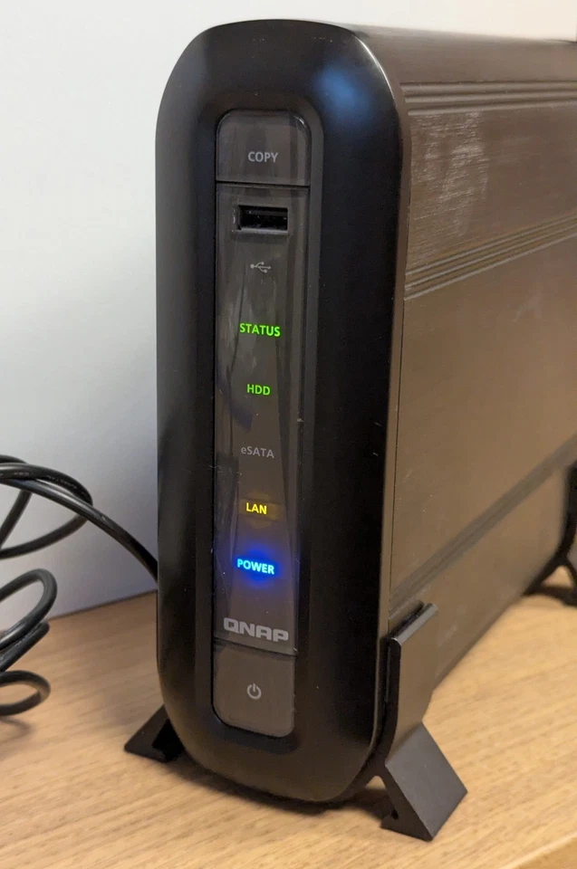 QNAP TS-119 Turbo NAS (includes stands x 2, PSU, LAN cable, 1TB hard drive) - Image 2 of 4