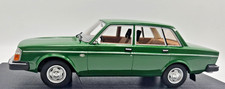 Volvo 244 DL Green 1975 1:18 Cult Models CML 130-2