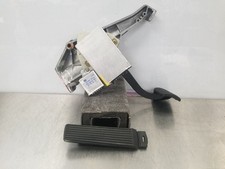 84 MERCEDES-BENZ 380SL 107 TYPE ACCELERATOR P...