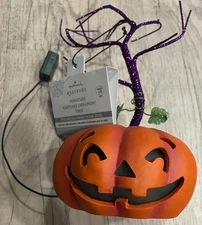 Hallmark Keepsake Halloween Lighted Pumpkin Miniature Ornament Tree Brand New