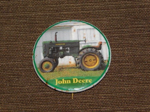 REPRO 1 5/8"  OLD CAR PINBACK BUTTON JOHN DEERE TRACTOR