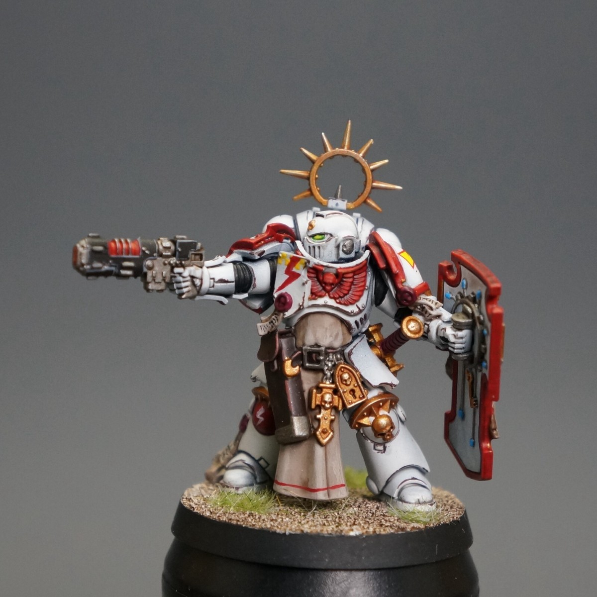 Warhammer 40,000: Imperium, de Salvat. Fascículo PREMIUM 3 - Imperio T