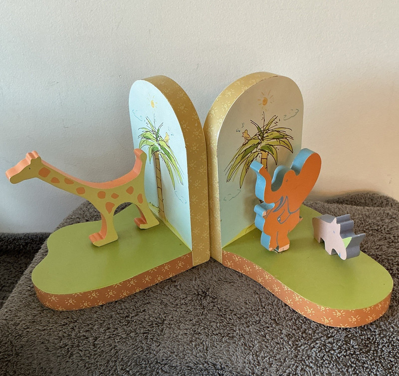 Carter's Wooden Safari Animal Bookends Set of 2 Elephant & Giraffe Multicolor