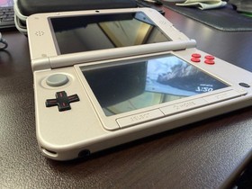 Nintendo 3DS XL Retro Silver Edition + Games & Case