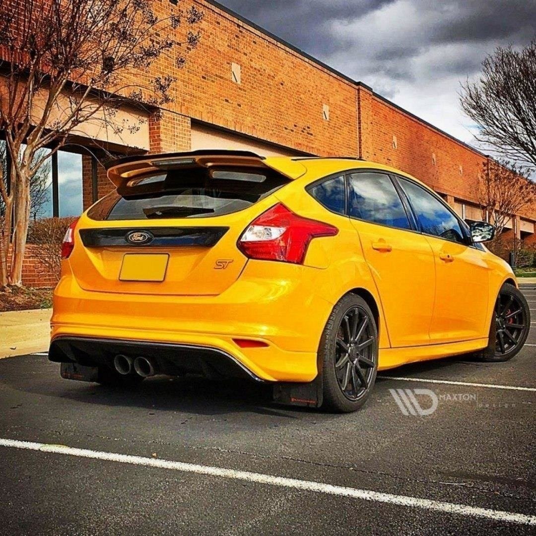 Rajout pare-chocs arrière Ford Focus ST Mk3 style RS avec diffuseur en ABS aérodynamique noir